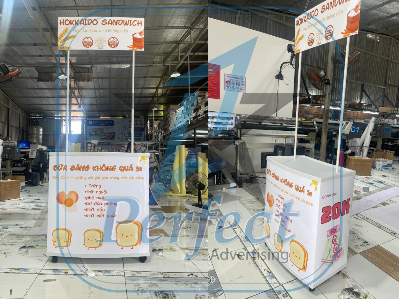 Quầy bán hàng di động nhựa có bánh xe TPHCM