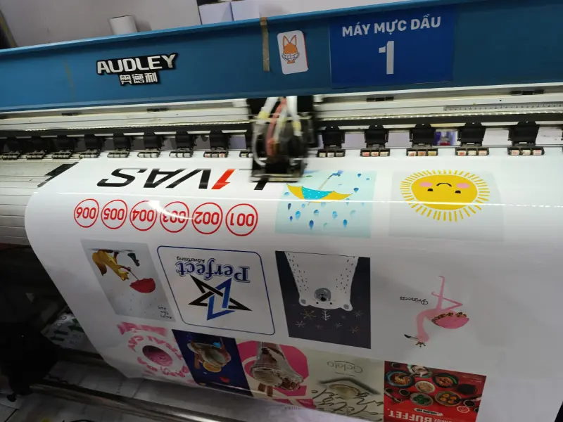 Quy trình thực hiện in decal dán kính tại Perfect