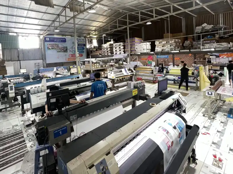 Công ty cung cấp dịch vụ in decal ngoài trời tại TPHCM