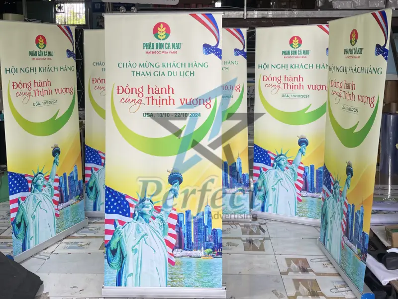 Lưu ý khi lựa chọn và đặt in standee gấp gọn