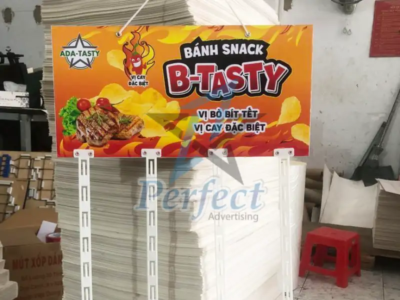 Chất liệu dùng sản xuất POSM hanger dây nhựa