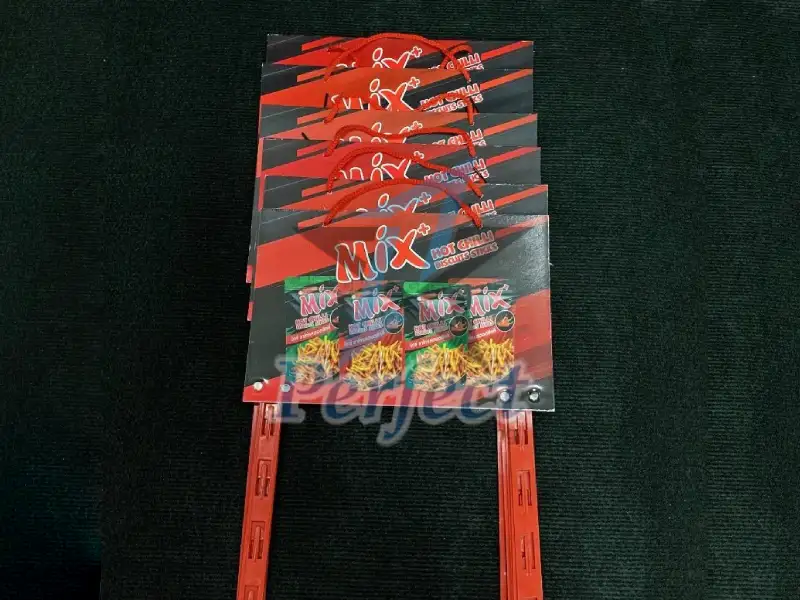 Một số mẫu hanging POSM dây nhựa đẹp, độc đáo