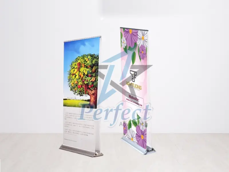 In standee hai mặt là gì