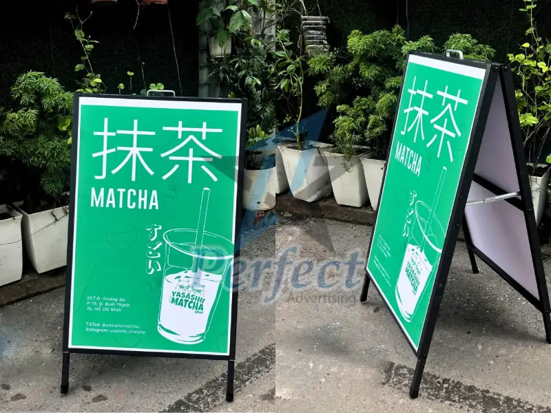 Standee chữ A là gì