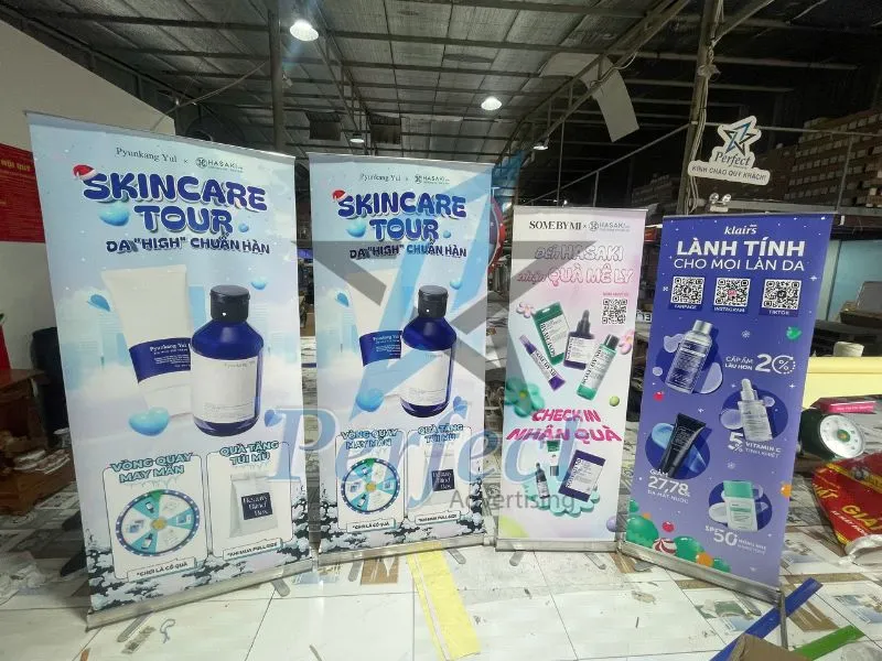 Hướng dẫn cách đặt standee cuốn nhôm 80x200 tại Perfect