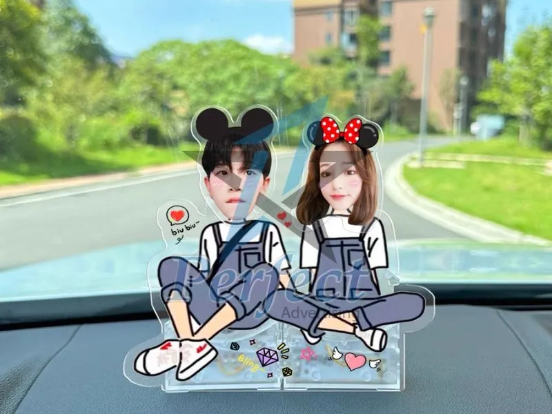 Một số yếu tố quan trọng tạo nên standee lắc đầu đẹp, ấn tượng