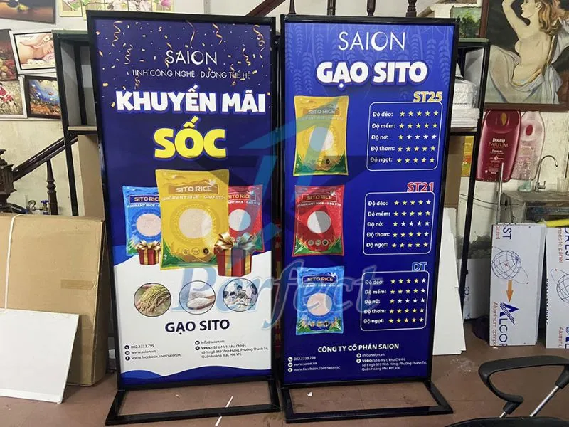 Standee ngoài trời là gì