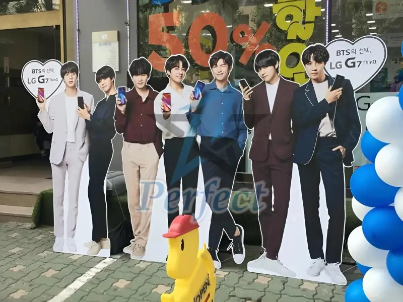 Ứng dụng của in standee hình người