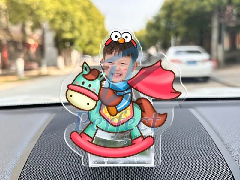 standee lắc đầu kỉ niệm cho con