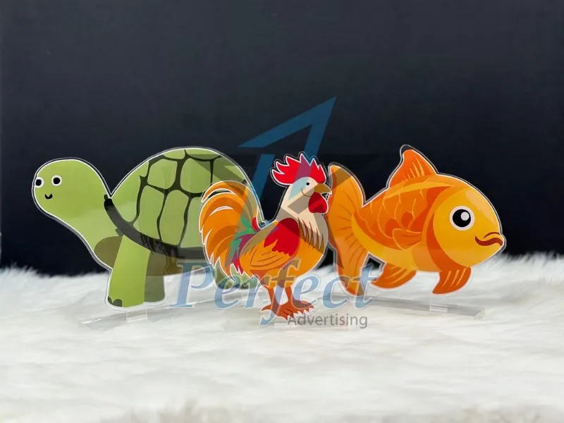 standee mica đa dạng hình dáng