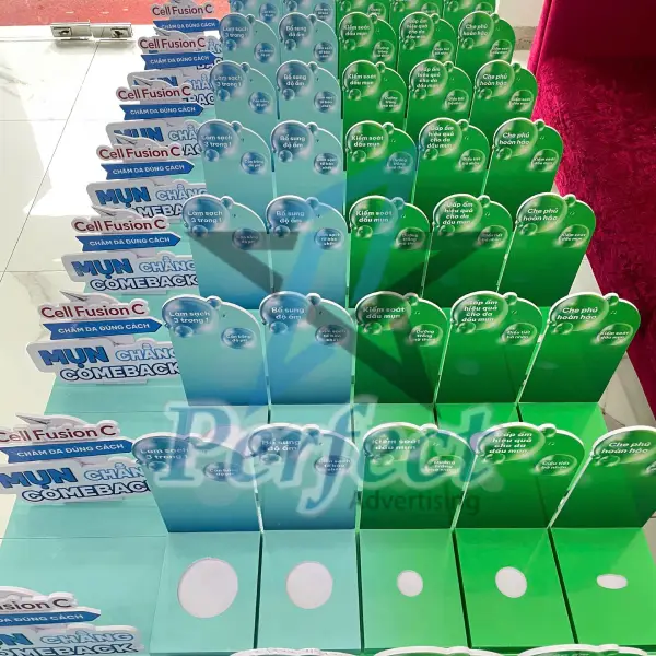 kệ trưng bày sản phẩm bằng formex mini